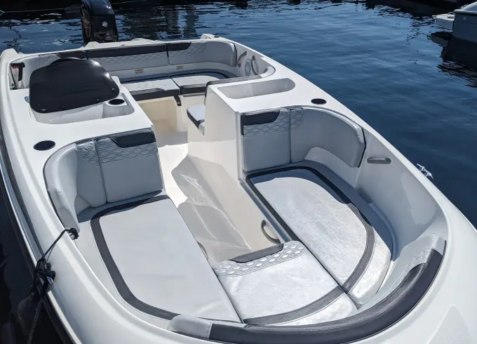 The Perfect Boat To Enjoy Lake Union