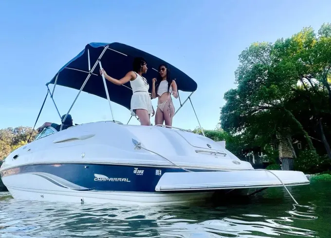 27' Chaparral - Lake Austin Celebration Cruiser: Tubing, Bdays, Bachelor Parties