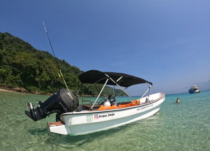 Speed Boat available for rent in Ilha Grande, Rio de janeiro Brazil