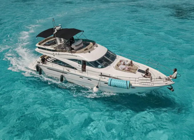 Beautiful flybridge 65 footer for 25 people