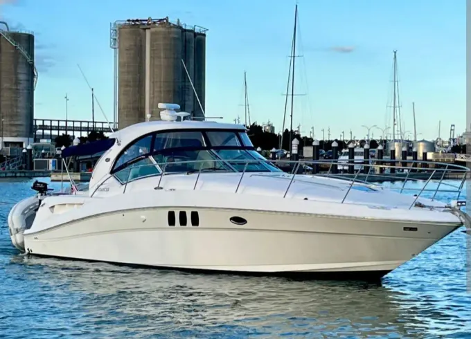 45ft Sea Ray Sundancer Motor Yacht from Miami
