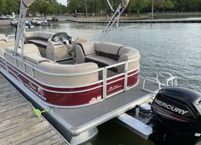 2018 Sun Tracker Party Barge 24 DLX Pontoon Boat | Lake Grapevine |