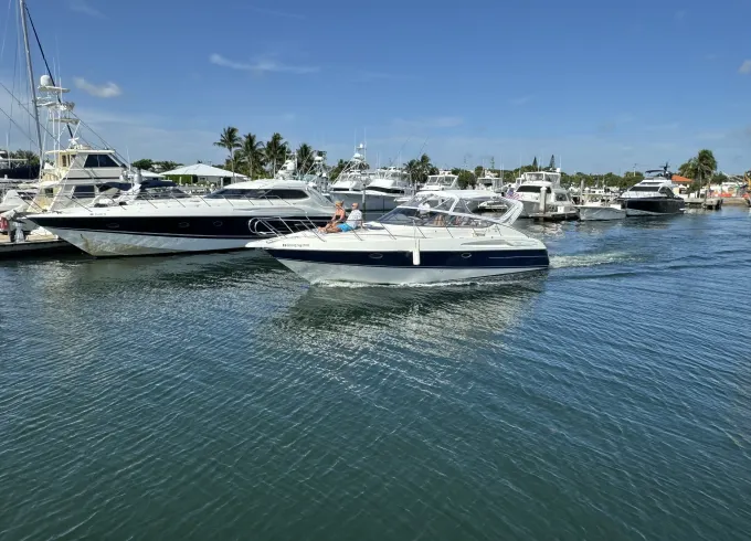 🔥 20% June off  41' Yacht Start $ 150 / Hr with Captain up to 8 Guests 🔥