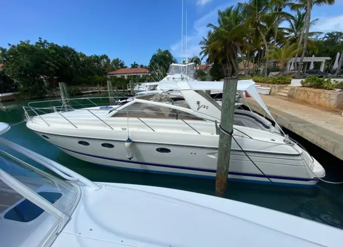 Go to Saona or Catalina island in our 40 feet ACM Motor Yacht