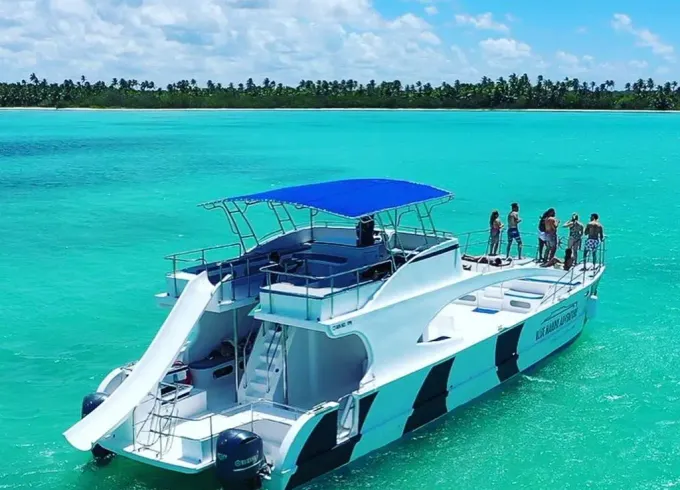 Private Yacht Charter to Cuna de Los Nidos with Crew!