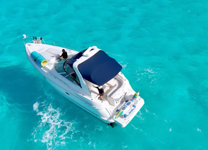 40ft Cruisers Yachts 4270 Esprit Express Cruiser - Cancun Luxury Yacht