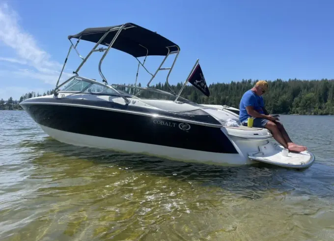 24ft Cobalt Bowrider Charter for 6 Guests in Sandpoint, Idaho