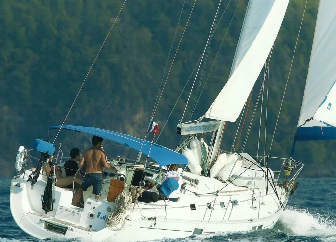 Weekly Caribbean Sailing Cruise from Saint Lucia on 44ft Beneteau Yacht