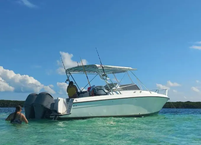 35ft Contender Express, Spanish Wells Charter from Nassau, Bahamas.