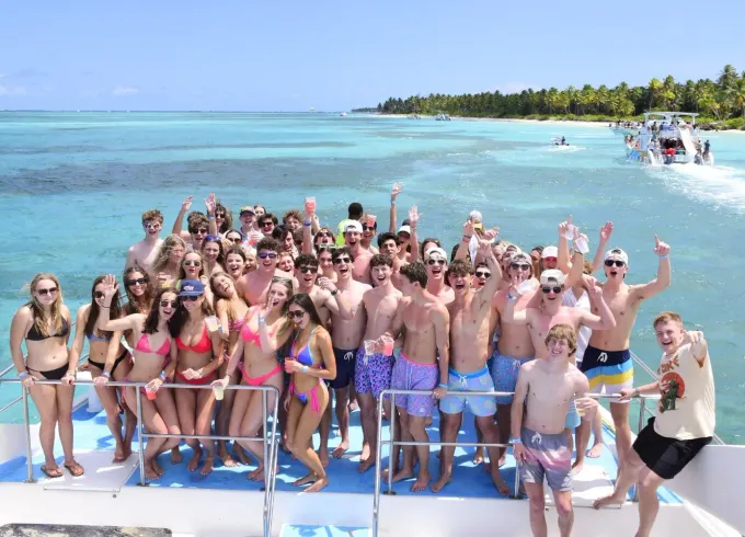 Private Group Catamaran – Corporate, Weddings & Spring Break (Up to 200 Guests)