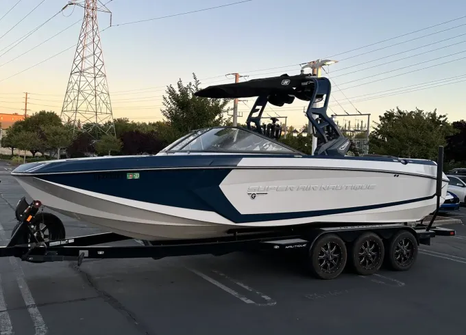 Wake, Surf, Relax – Premium G25 Boat Rental w/ Captain