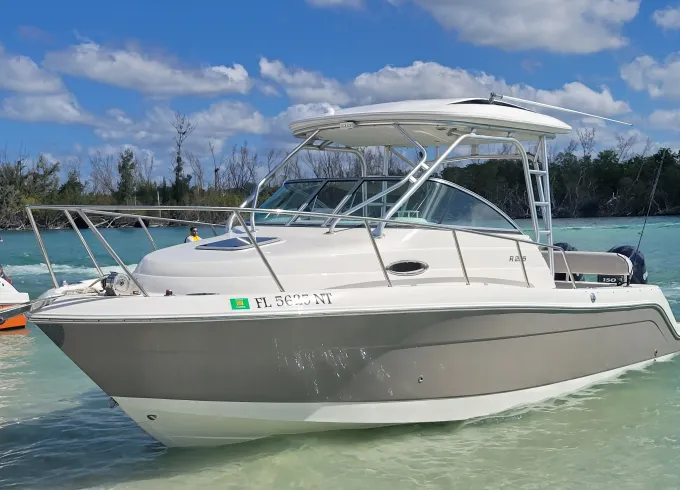 25ft Robalo Power Boat VIP Adventure in Marco & Surrounding Barrier Islands