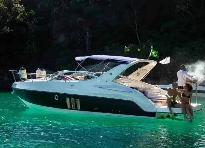 30ft  Phantom Motor Yacht Rental in Paraty, Rio de Janeiro, Brazil