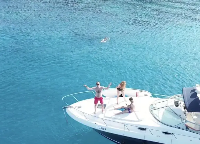 2025 SeaRay 375 – Luxury Boat Trips in Agia Napa!