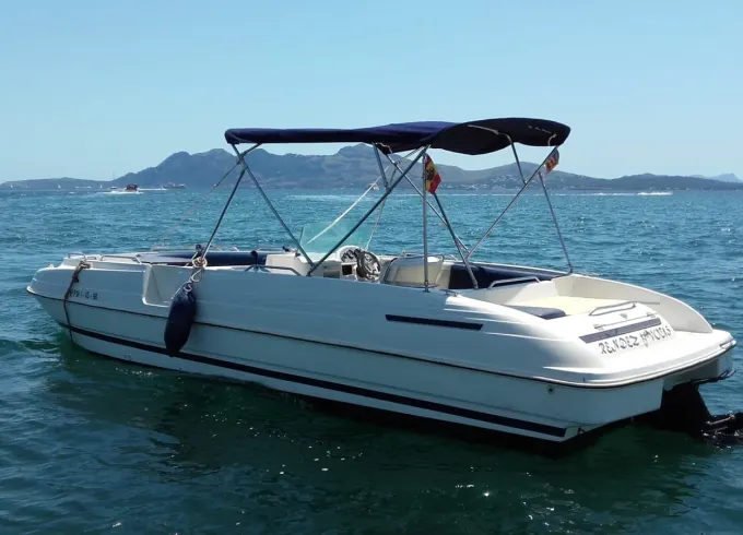 Bayliner Rendezvous 8m – Private Boat Charter South Tenerife (up to 11 guests)