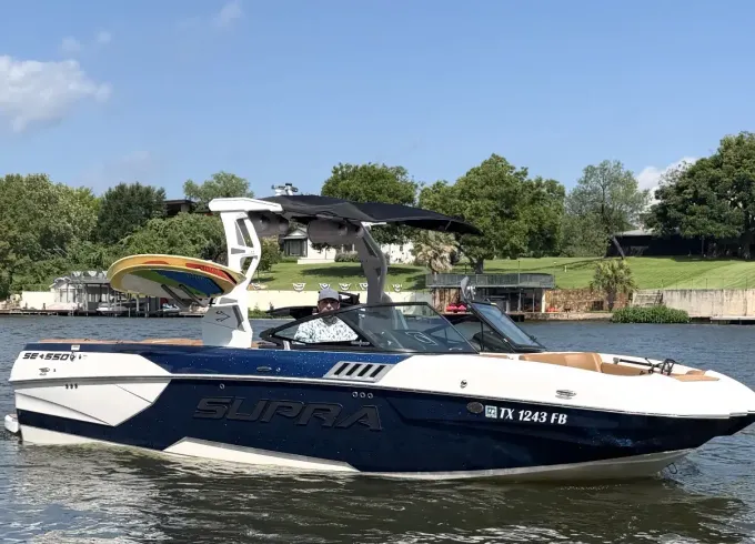 Lake LBJ - Supra SE 550 Wakeboat for 12