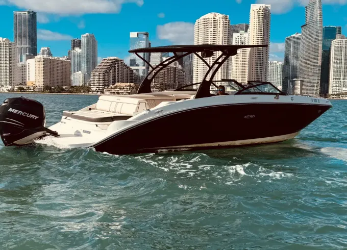 Fun Party Ride On 30’ Sundeck Boats in Miami! Free Hour Promo Available!