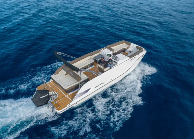 26ft Luxury Pontoon Charter in South Lake Tahoe - With BATHROOM & CAPTAIN