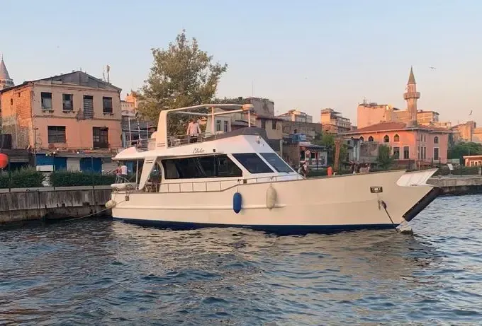 Beautiful Motor Yacht for tours in İstanbul