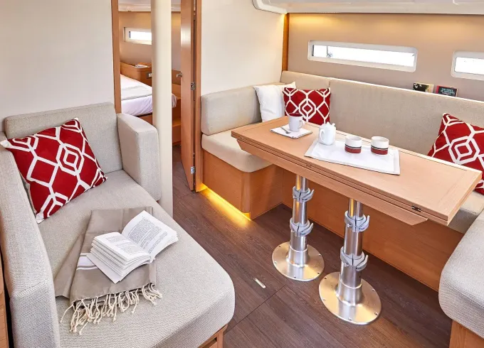Sun Odyssey 410 (built 2019) in Alimos