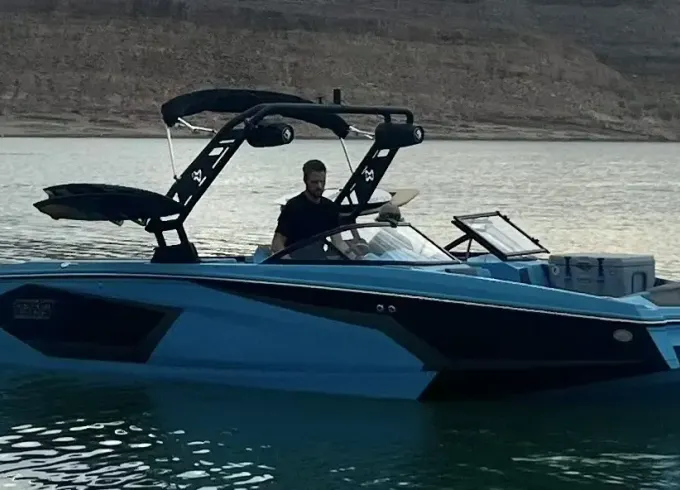Full Wakesurf/Wakeboard Boat Charter in Hurricane, Utah with CAPTAIN