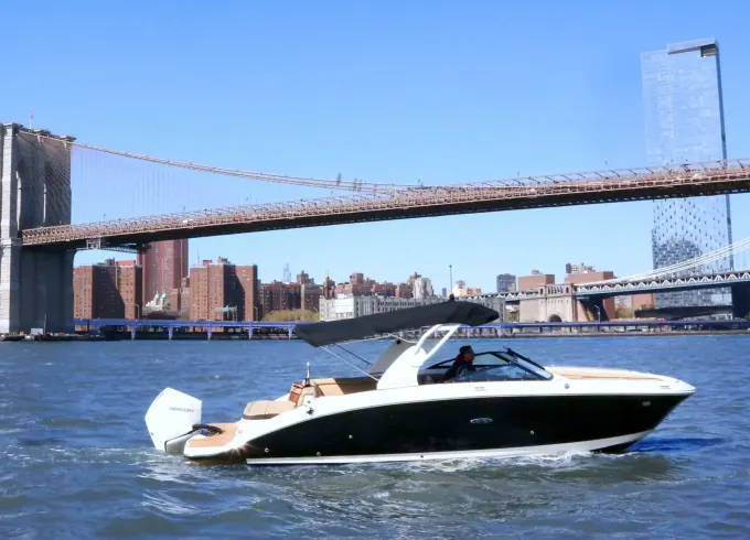 *Female Owned*-Manhattan #1 Luxury Yacht- 8 Passengers COMFORTABLY