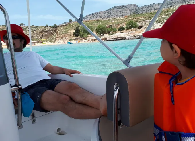 NO LICENSE BOAT RENTAL IN RHODES