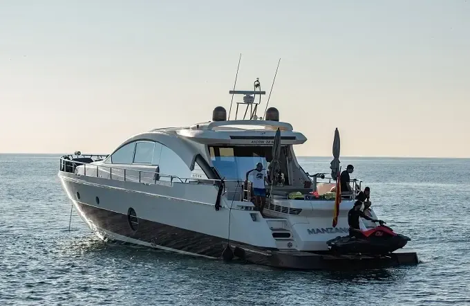 Charter the motor yacht Aicon 72SL - MANZANOS II in Barcelona