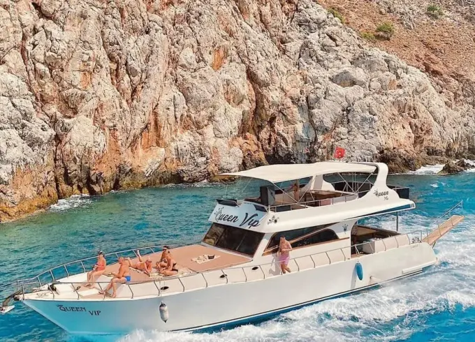 LUX MOTOR YACTH İN ALANYA