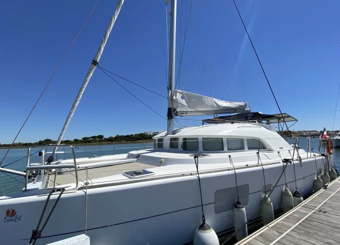 Catamaran Lagoon 380 for Daily trip in El Rompido, Andalucía