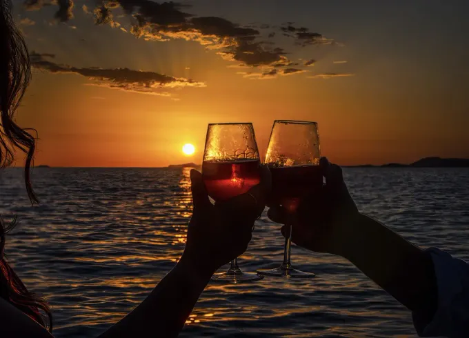 A Night to Remember: Experience the Magic of Cabo’s Full Moon Cruise