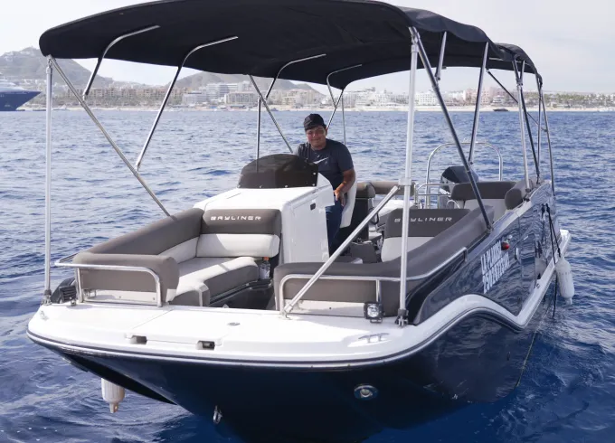 Comfort, Stability & Fun on the Water | Bayliner ELXR7