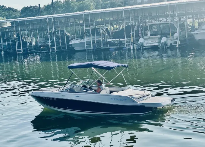 Rent Our 18' Four Winns for Lake Fun on Lake Lewisville