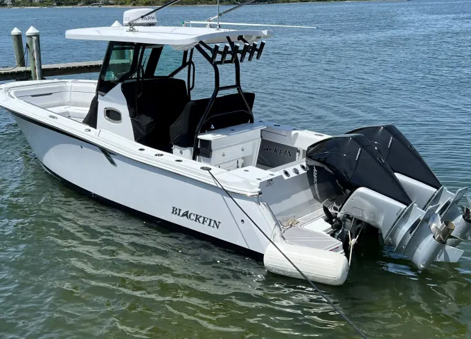 27' Blackfin Center Console in Osterville & Barnstable, Cape Cod
