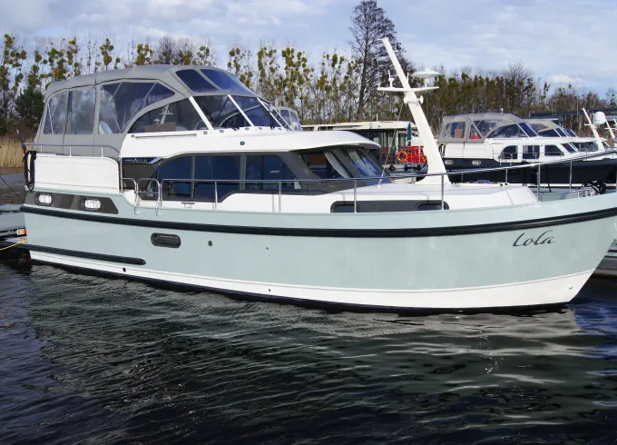 Linssen 35 SL AC “Lola” for charter in Rechlin, Müritz, Waren, Röbel, Havel ec.