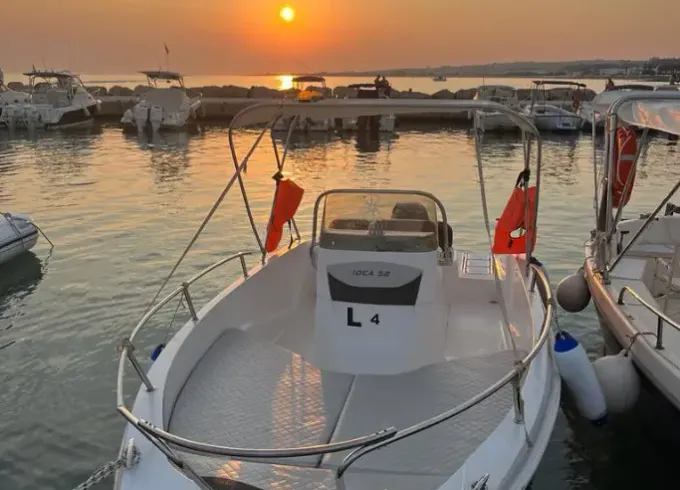 19' Idea Boat In Salento - Rent with or without a License