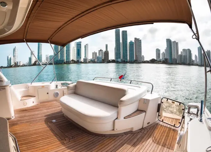 Deal of the Week! Sea Ray Sundancer 62 Ft Yacht for Rent in Cartagena, Colombia.