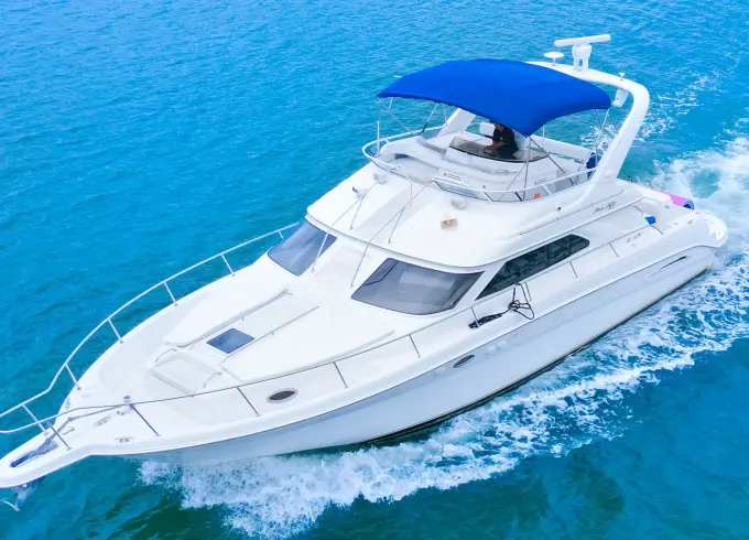 51ft Sea Ray Flybridge – Luxury Yacht Charter | Captain Included | Miami