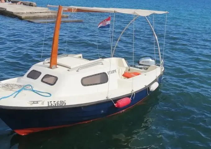 Rent 5 Person Adria 500 Motorboat in Sveti Filip i Jakov, Croatia