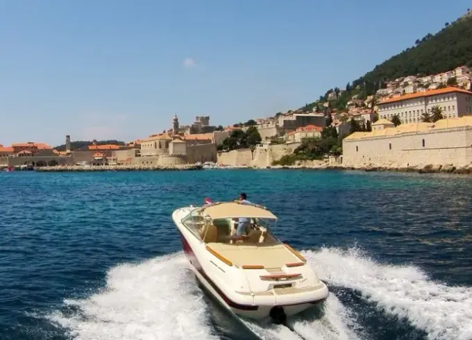 Jeanneau Runabout 755 in Dubrovnik