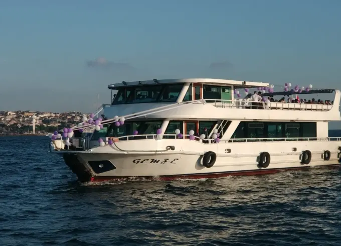 Luxury Passenger Boat for 120 People in İstanbul