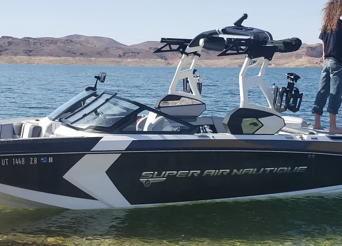 Nautique G23 WAKE/SURF with USCG captian