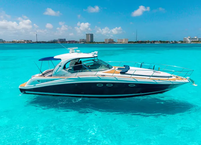 Luxury Yacht 45` Sea Ray in Cancun, Mexico