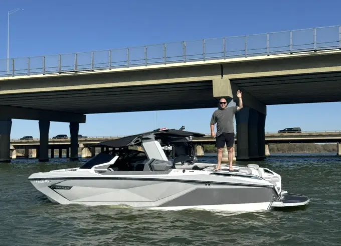 Wake Surf Behind the G23 PARAGON!