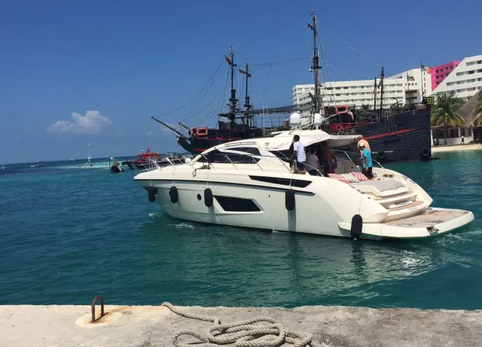Azimut 48 ft. 2014 Motor Yacht in Boulevard Kukulcan