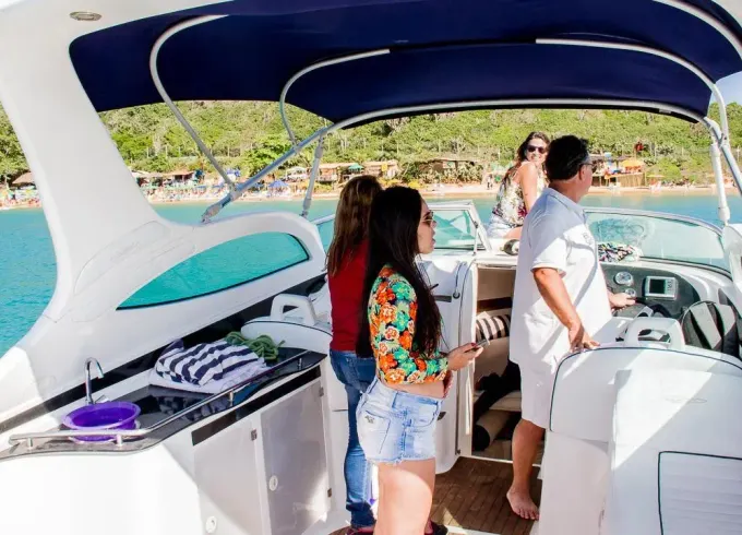 28 feet Nefertiti Real Speedboat Rental in Búzios, Rio de Janeiro, Brazil