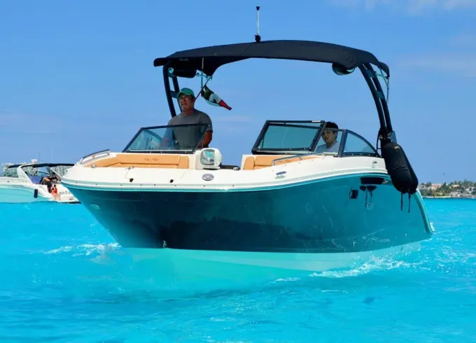 Fun & Affordable   27 FT SEARAY SUNDECK in Cancun