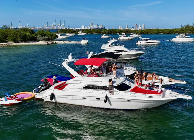 Two 50' SEA RAY January gives you 1 HOUR FREE on all reservations.