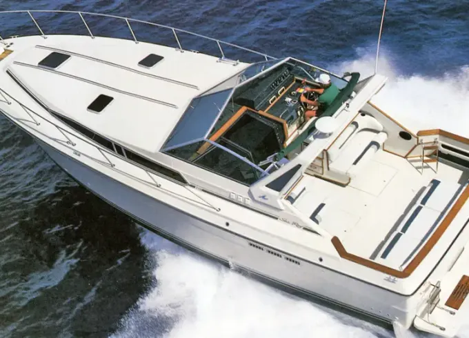 Luxury Sea Ray Cruiser Yacht with Courtesy Champagne Plus Photography
