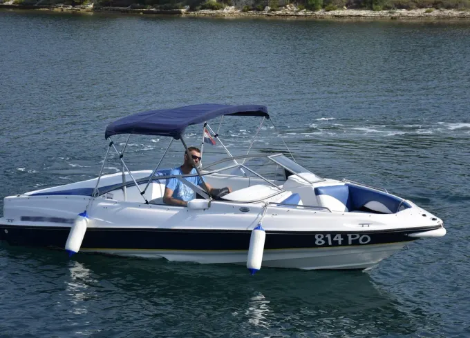 Regal 230 Hp 19ft Bowrider for Rent in Croatia